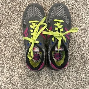 Women's size 8.5 New Balance 580 sneaker